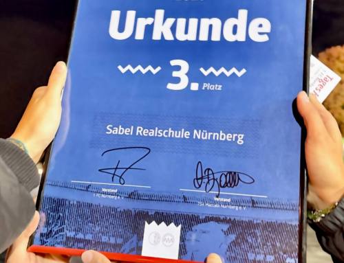 Starkes Zeichen gegen Antisemitismus: SABEL Realschule im FCN-Stadion 